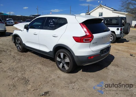 2019 Volvo Xc40 T5 Momentum/T5 R-Design z USA, uszkodzony, nr VIN YV4162XZ9K2012588